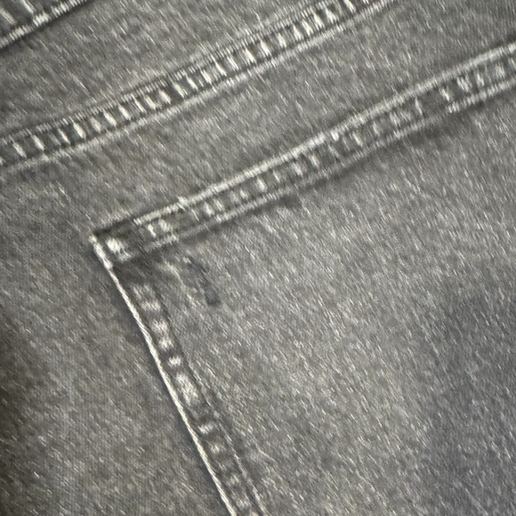 Abercrombie & Fitch The 90s Relaxed High Rise Distressed Cutoff Short NWT 37/24 - Picture 8 of 16